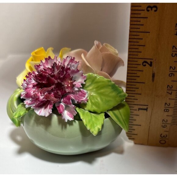 Staffordshire Floral Arrangement Bone China With Roses & Carnation - Picture 7 of 9